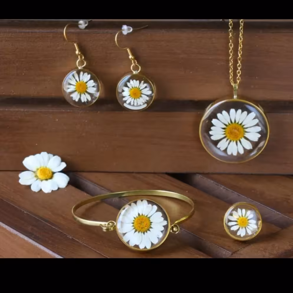 ست دلبر بابونه بسیار زیبا و جذاب رنگ ثابت قابل سفارش با بابوبه های رنگی  مصنوعی 