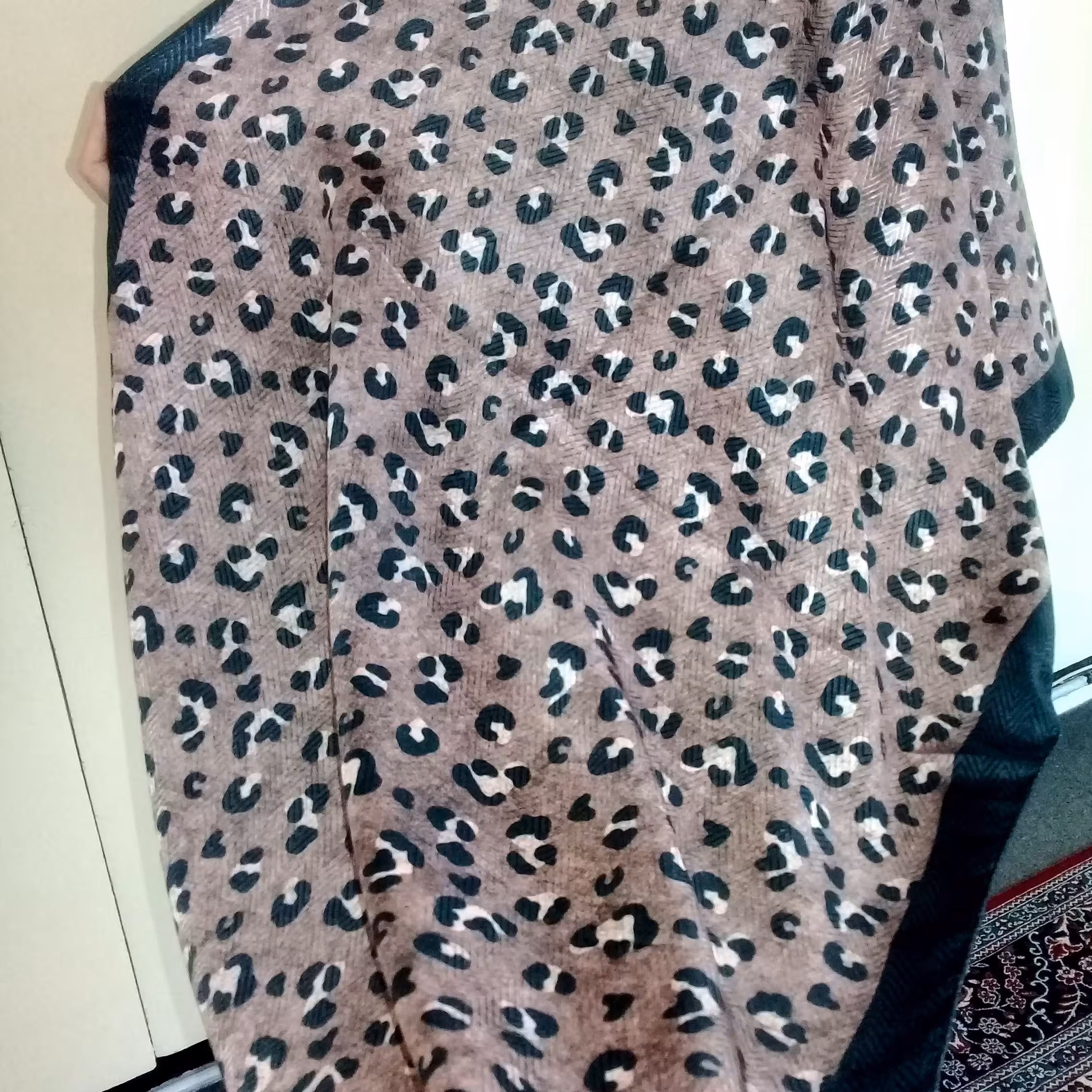 شال جناقی دور دوخت منگوله دار  تک رنگ قهوه ای