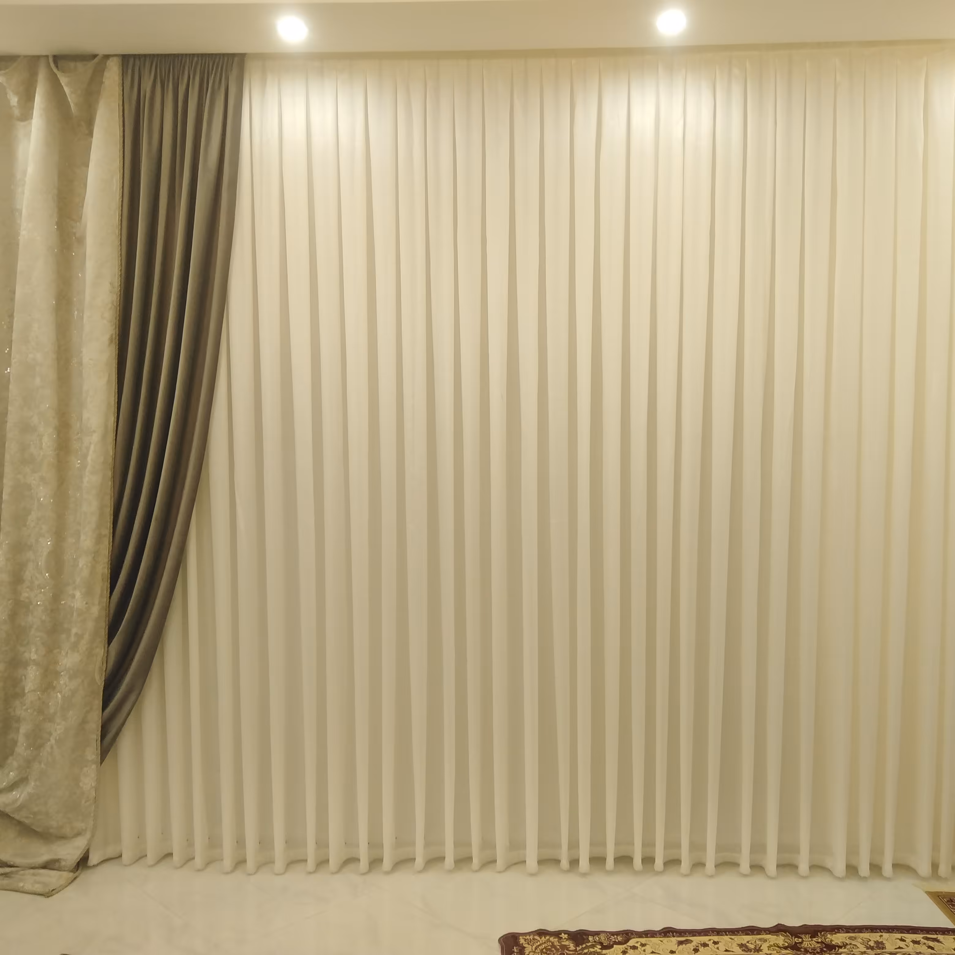 حریر شاین دار هر یک متر در ارتفاع دلخواه تا 290 