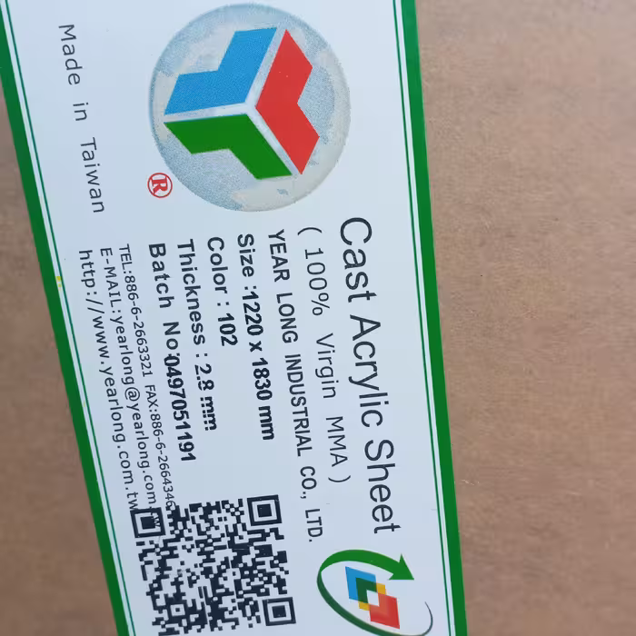 ورق پلکسی قرمز کد 102 ساخت تایوان سایز 30 در 60 با ضخامت 2.8 میلیمتر  