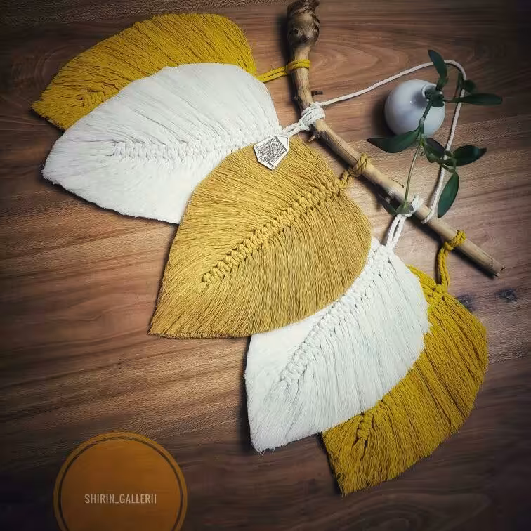 گلبرگ مکرومه