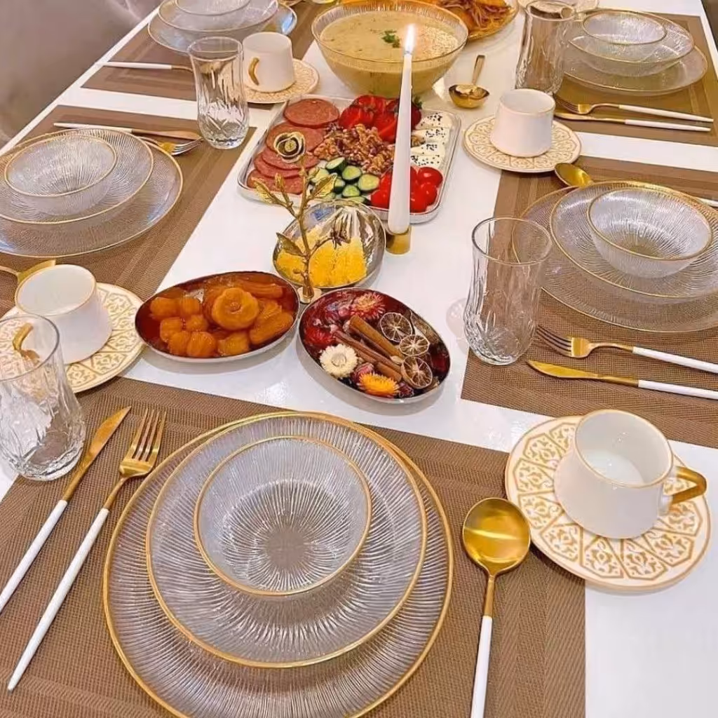 سرویس غذاخوری بلور سولو لب طلایی  6 نفره