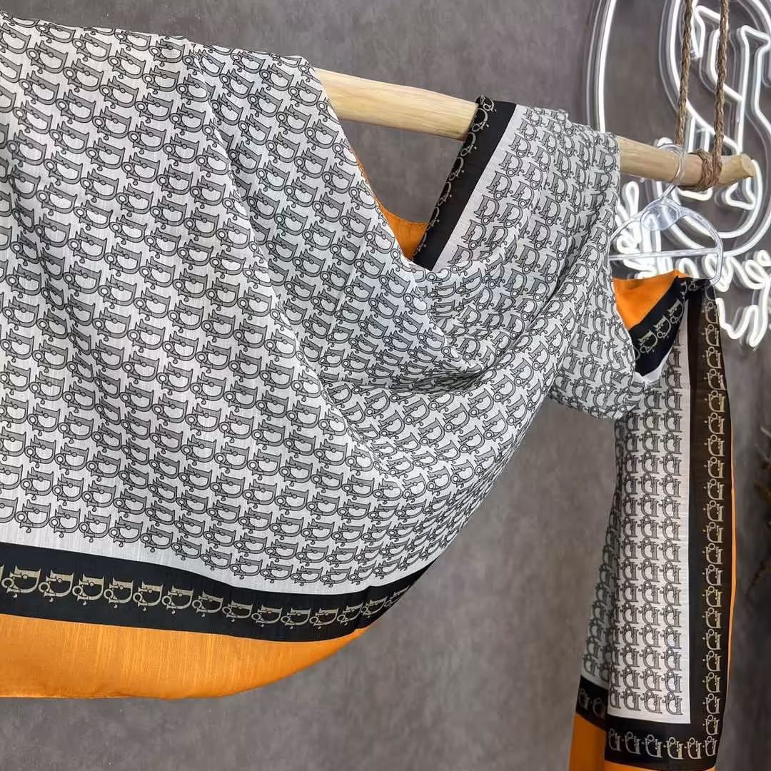 شال نخ اسلپ قواره 200 در 70  تک رنگ ،لیز نمیخوره و ایستایی عالی داره