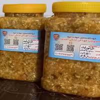 ترشی خانگی لیته یک و نیم کیلویی شامل گل کلم، بادمجان، هویج، کرفس، سیر، ادویه، سبزیجات معطر، سرکه، نمک