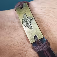 دستبند چرم با پلاک فروهر