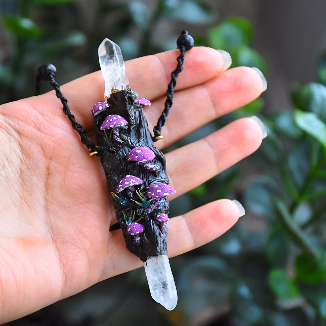 گردنبند درخت ماشروم جادویی بلک لایت سنگ کوارتز شفاف