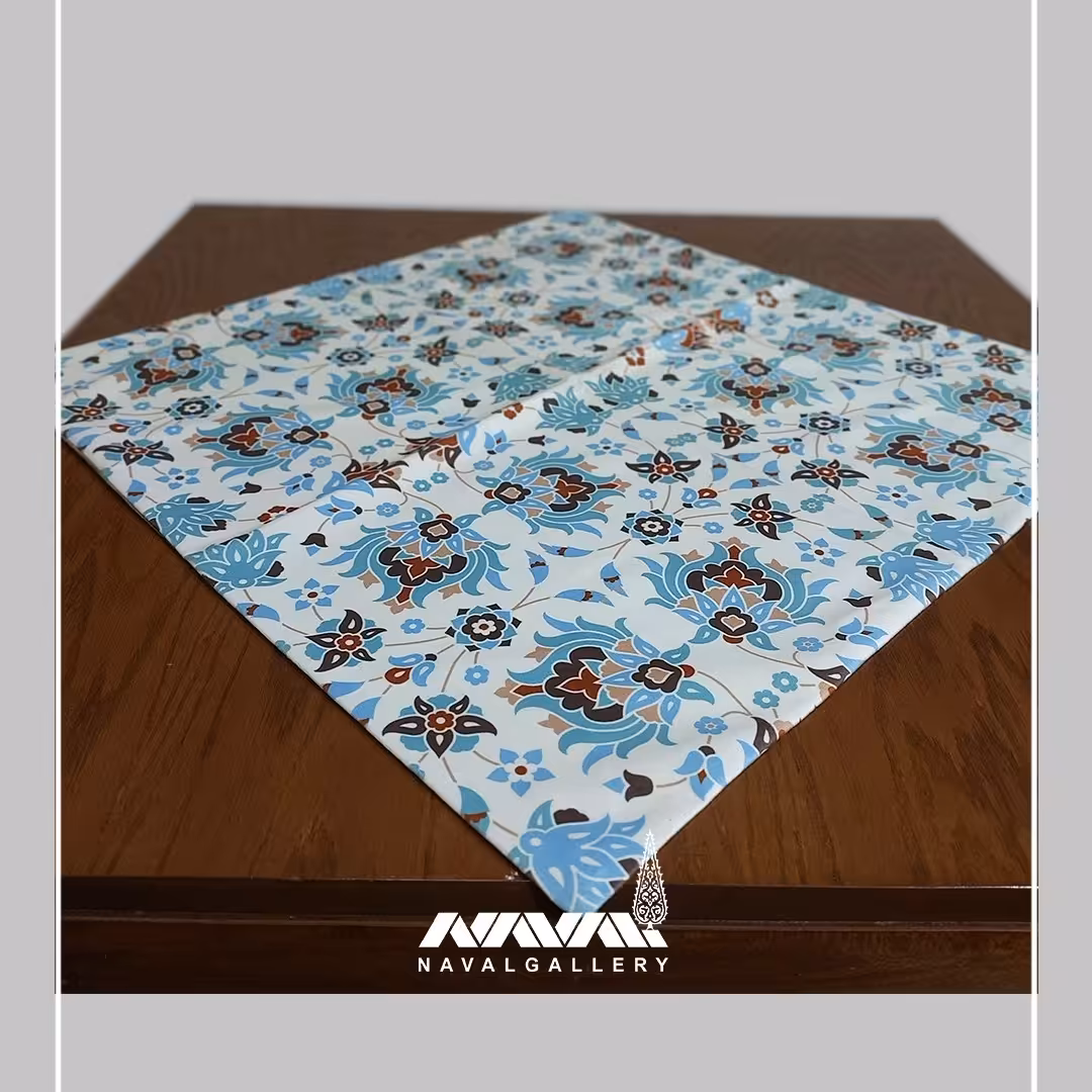 رومیزی 70 در 70 سایز متوسط مناسب جلومبلی و میزخاطره جنس مخمل با آستر و کاملا قابل شستشو، طرح شاه عباسی