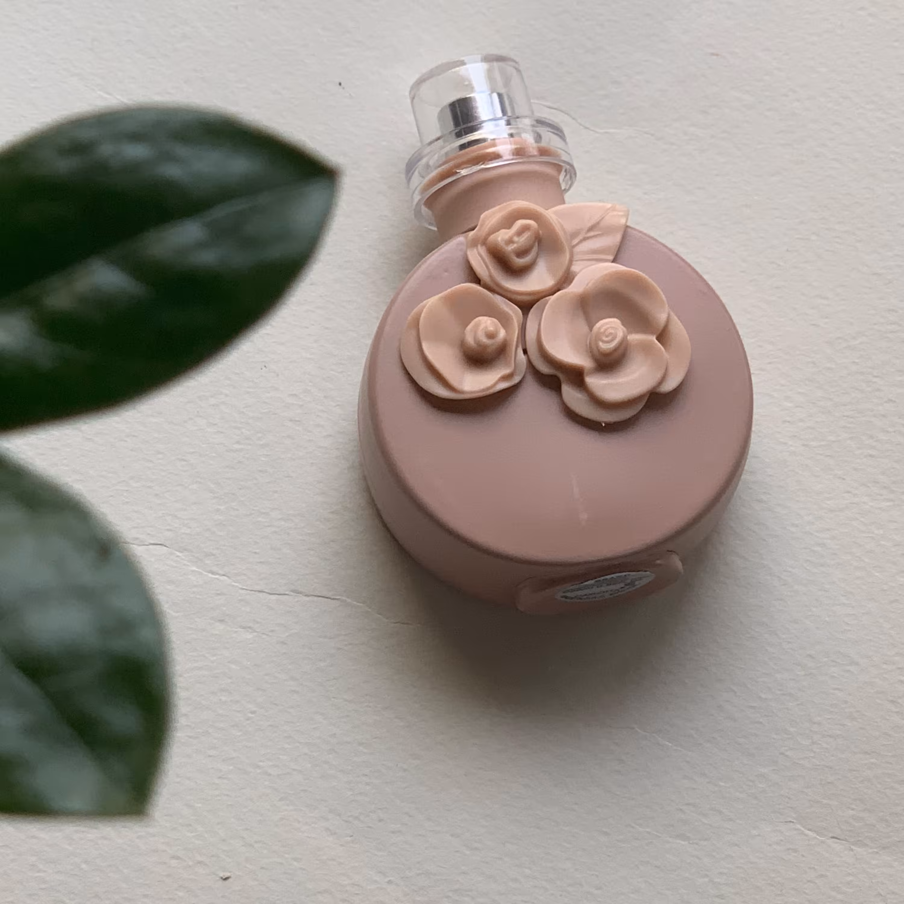 عطر زنانه 25میل والنتینو پودری