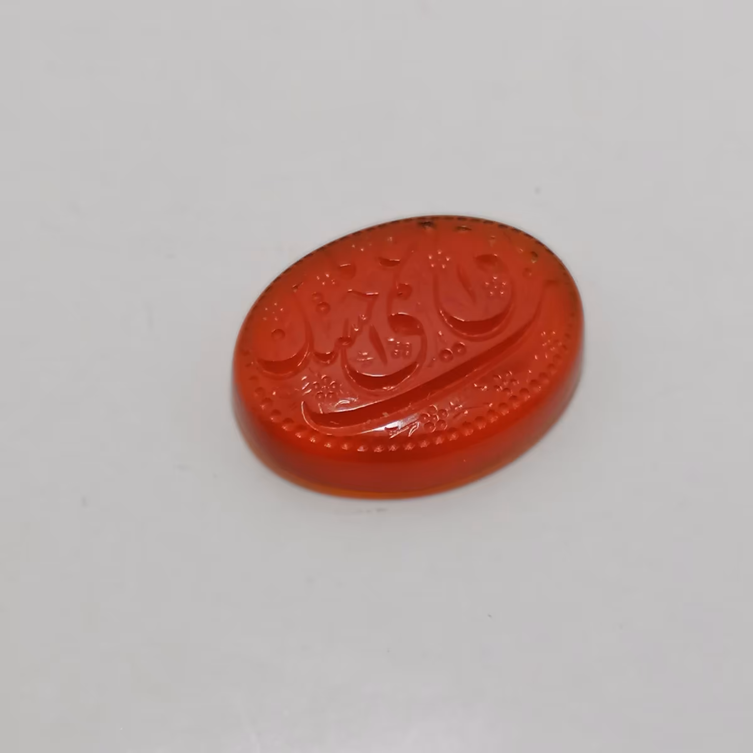 عقیق خراسانی سرخ خوشرنگ حکاکی شده