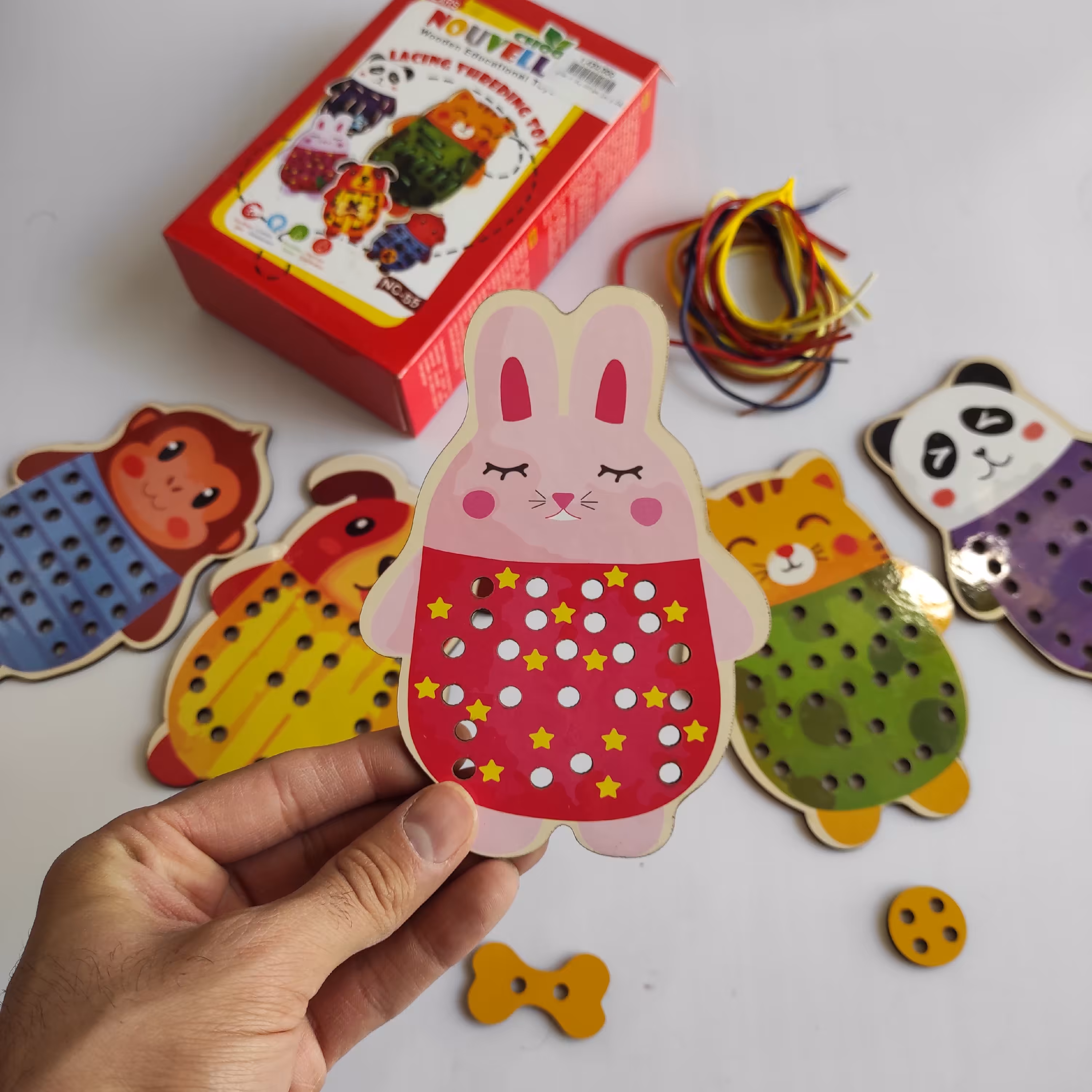 بازی فکری دوخت و دوز حیوانات چوبی پک 5 عددی به همراه نخ 