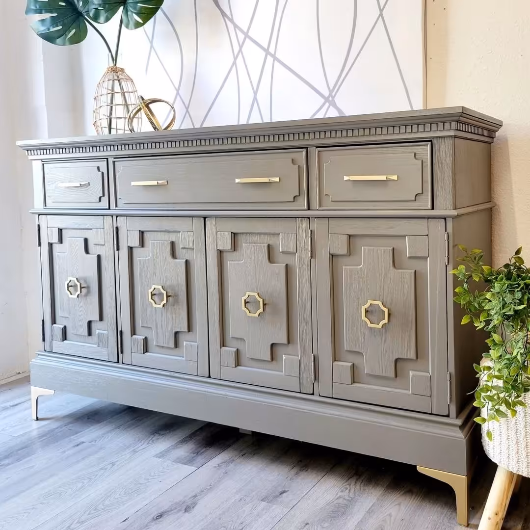 کنسول با رنگ بندی مات قابل تغییر در ابعاد مختلف