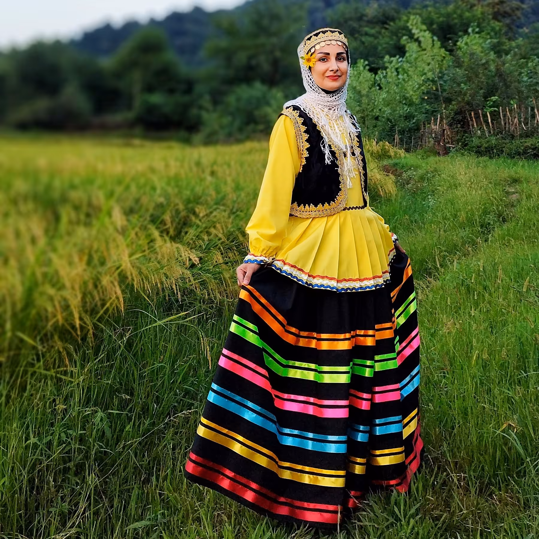 لباس محلی بزرگسال 2