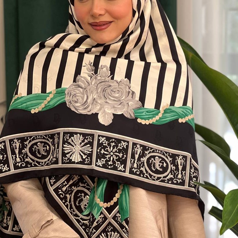 روسری ابریشم ژاکارد مجلسی کد 1480 (1)