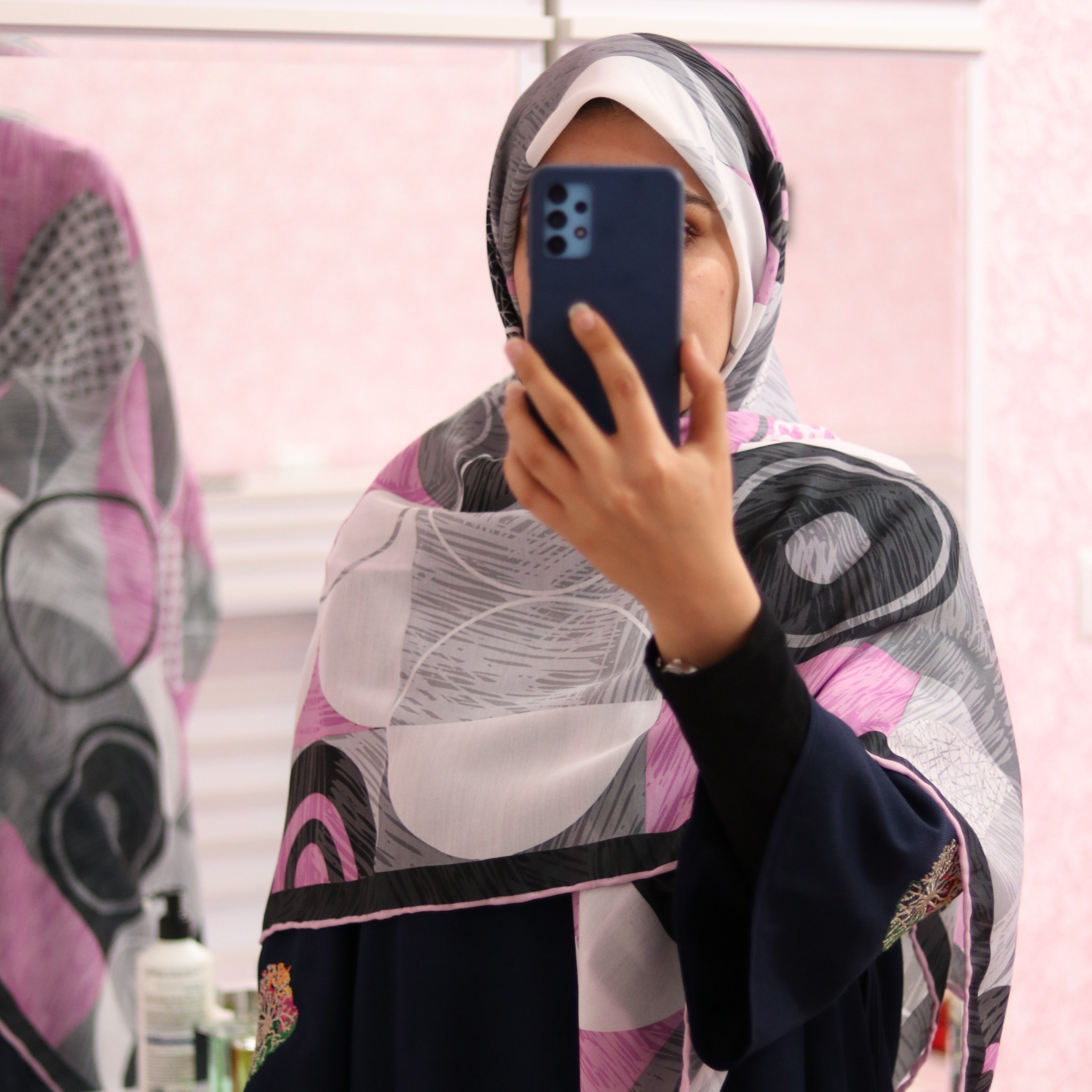 روسری نخی با طرحی جذاب