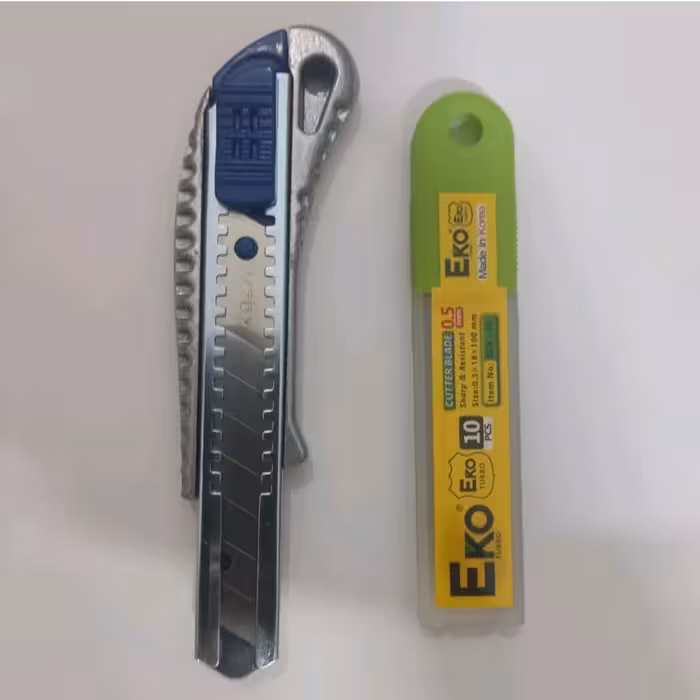 کاتر  سربی بزرگ همراه با 10 عدد تیغ کره ای