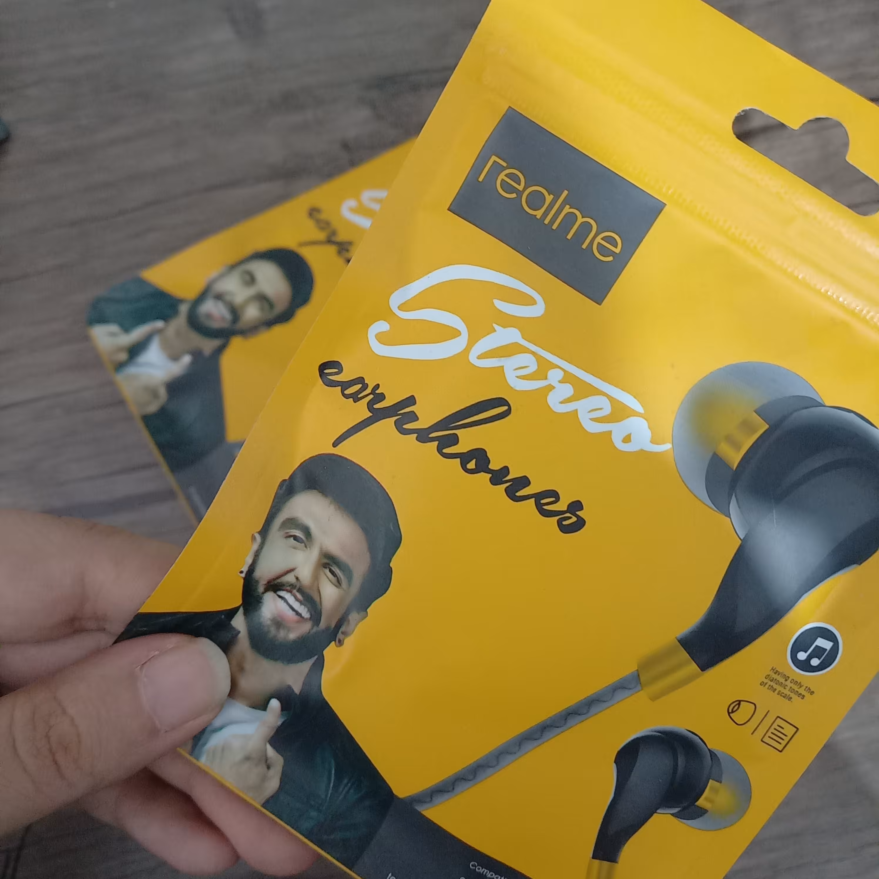 هنذفری سیمی Realme Ruds 2 مجهز ب میکرفن دارای جک 3.5mm کیفیت صدای مطلوب