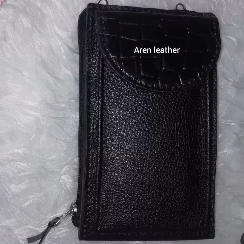 کیف کج  چرم گاوی دست دوز آرن 