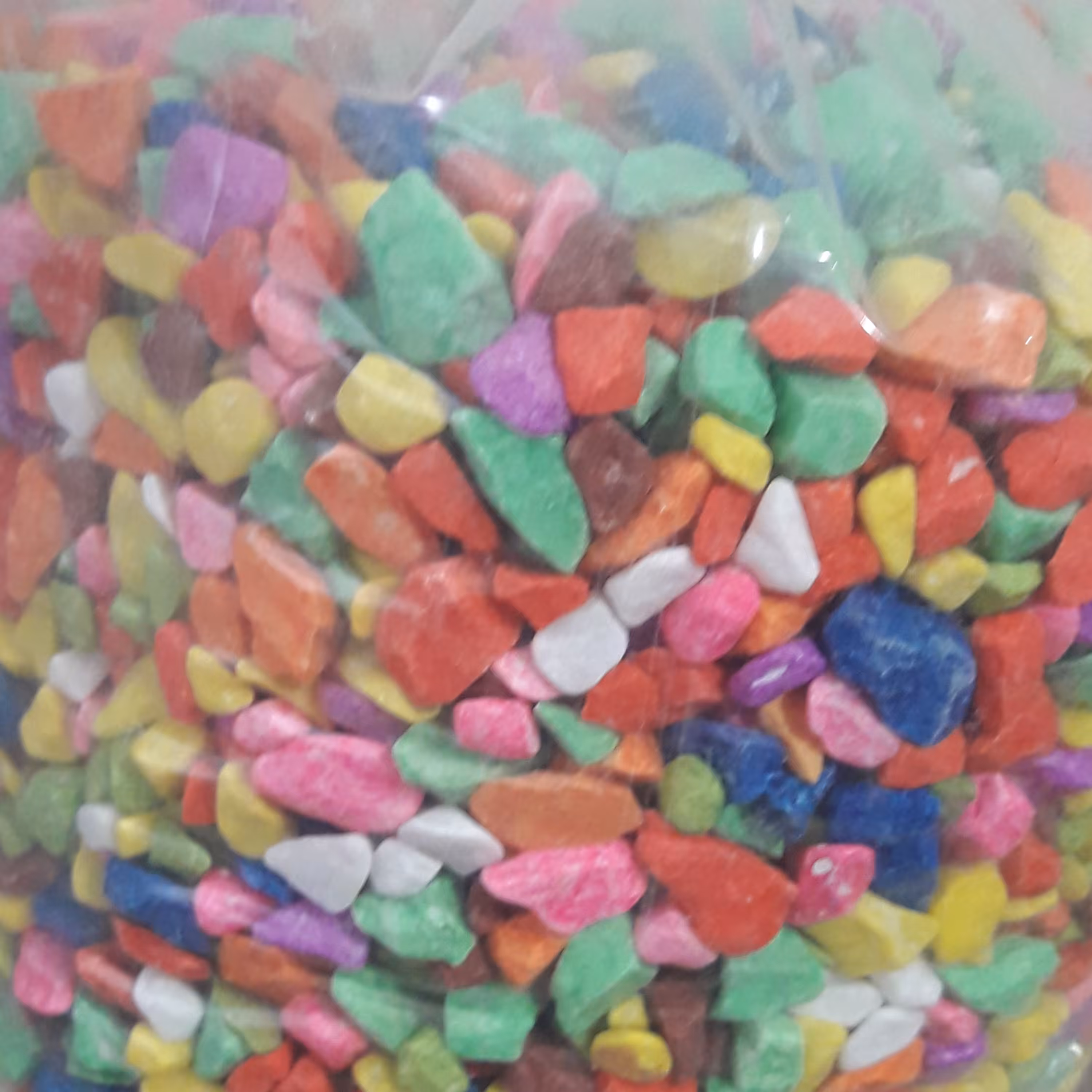 سنگ رنگی باغچه وگلدان وآکواریوم بسته 500گرمی