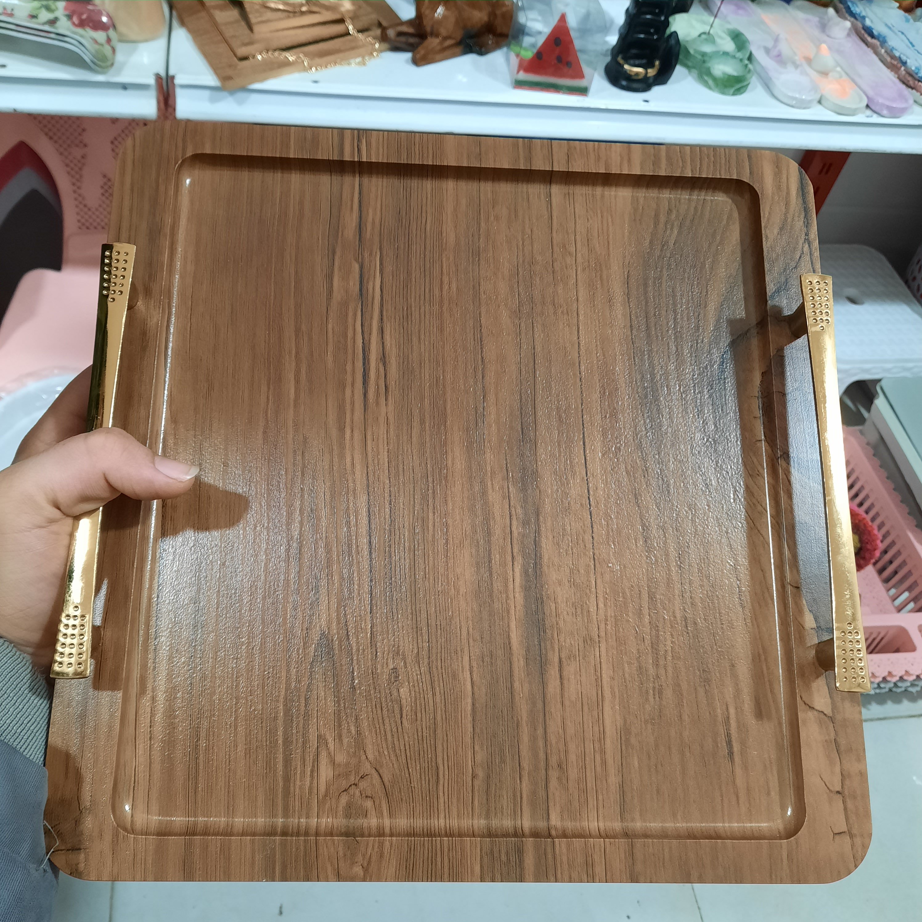 سینی پذیرایی چوبی وکیوم مربع دسته های فلزی طلایی رنگ
