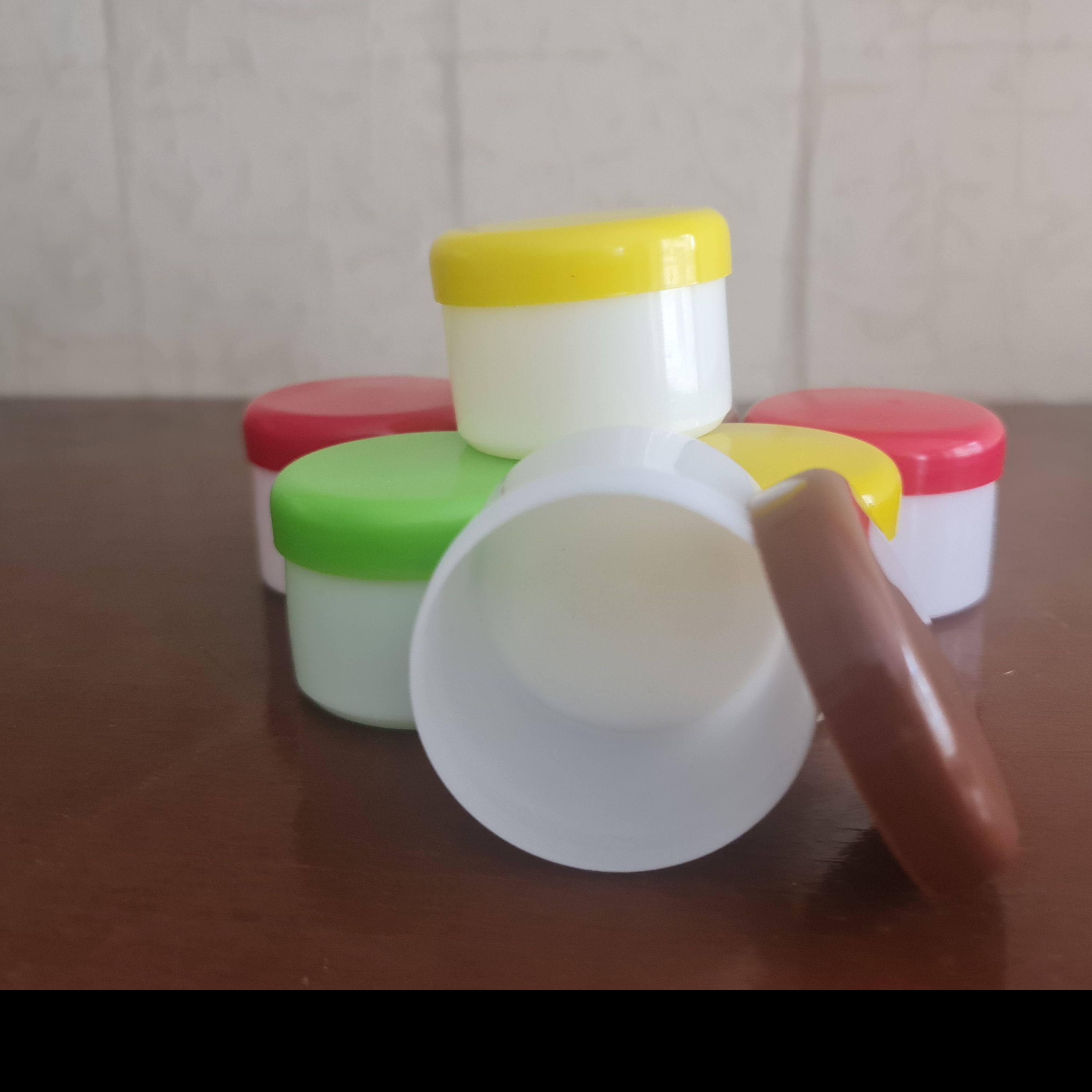 قوطی کرم  60  گرمی (عمده) بسته ی 800 عددی