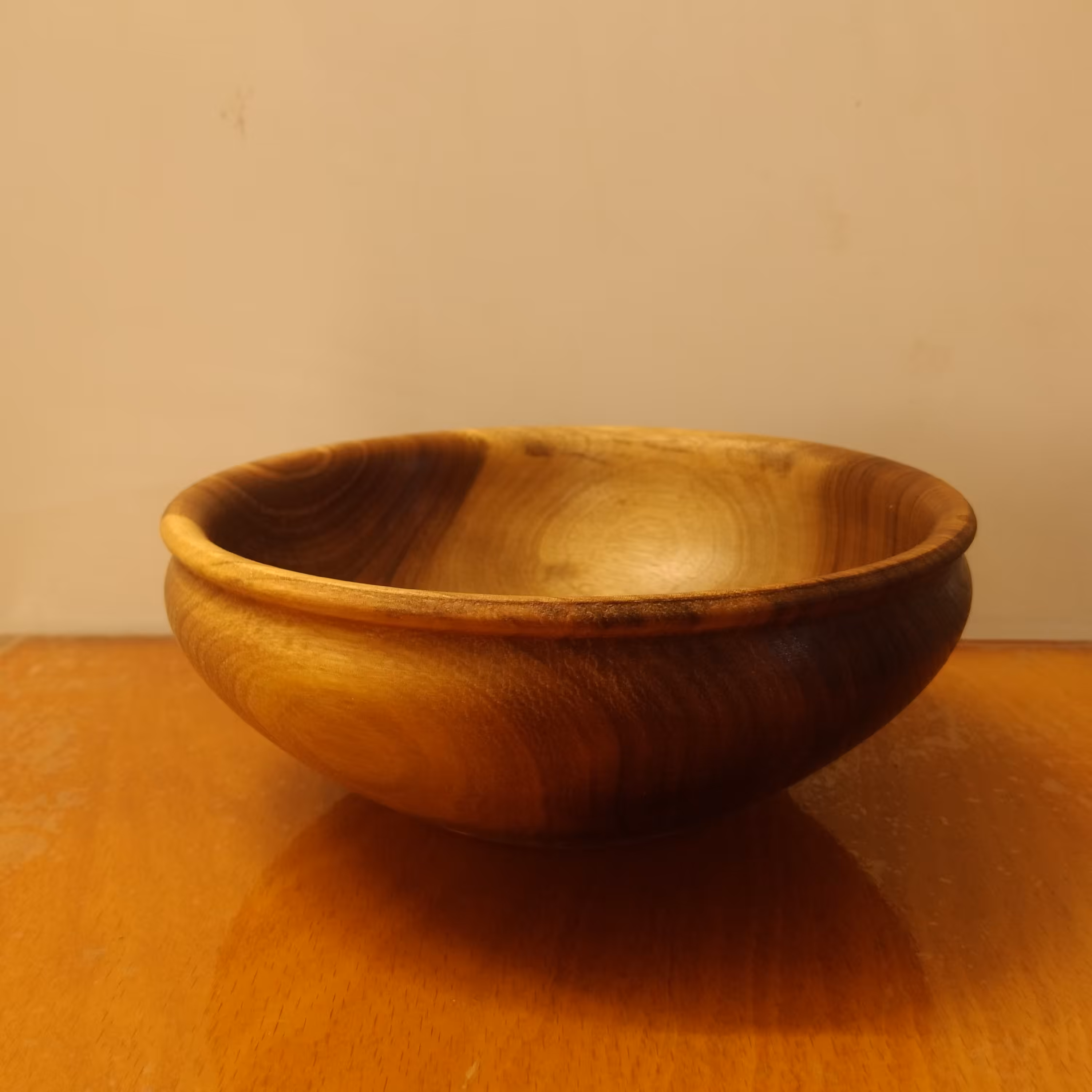 کاسه چوبی مدل لبه دار