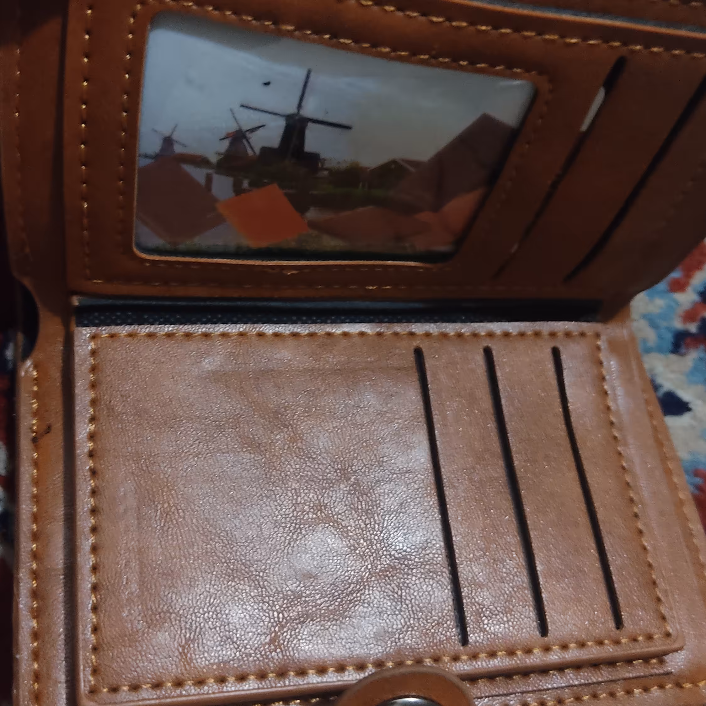 جاکارتی و کیف پول