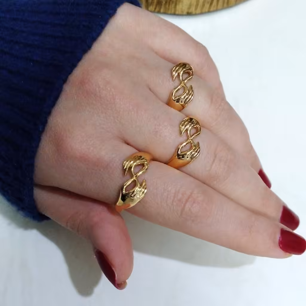 انگشتر آغوش طرح گلد جنس استیل رنگ ثابت در 4 سایز