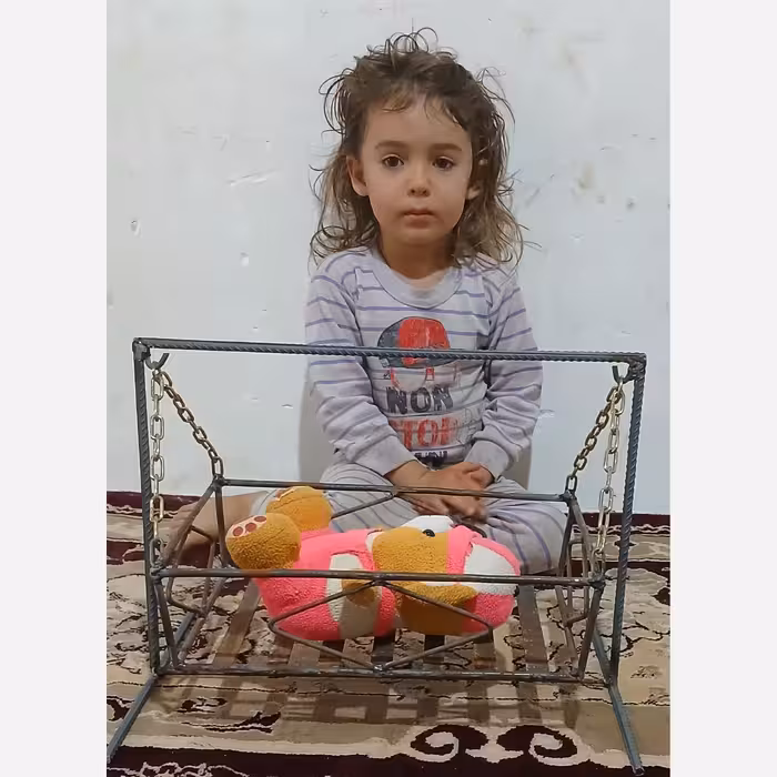 گهواره عروسکی کوچک سیسمونی باوزن 2کیلوومحکم وبادوام بارنگ به دلخواه مشتری