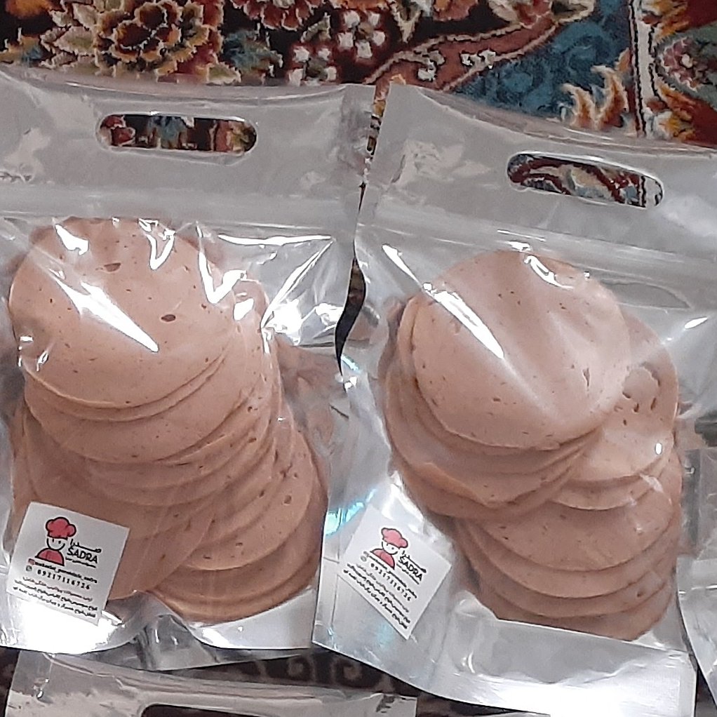 کالباس مارتادلا مرغ