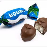 شکلات با مغز کرم نارگیل بونتی مینیاتورز
Bounty Miniatures Chocolate with Coconut Cream Filling