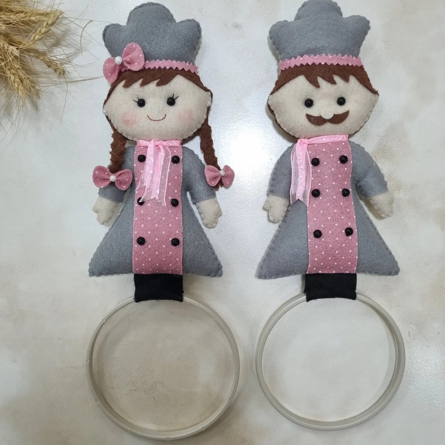 عروسک های نگهدارنده حوله و دستمال نمدی