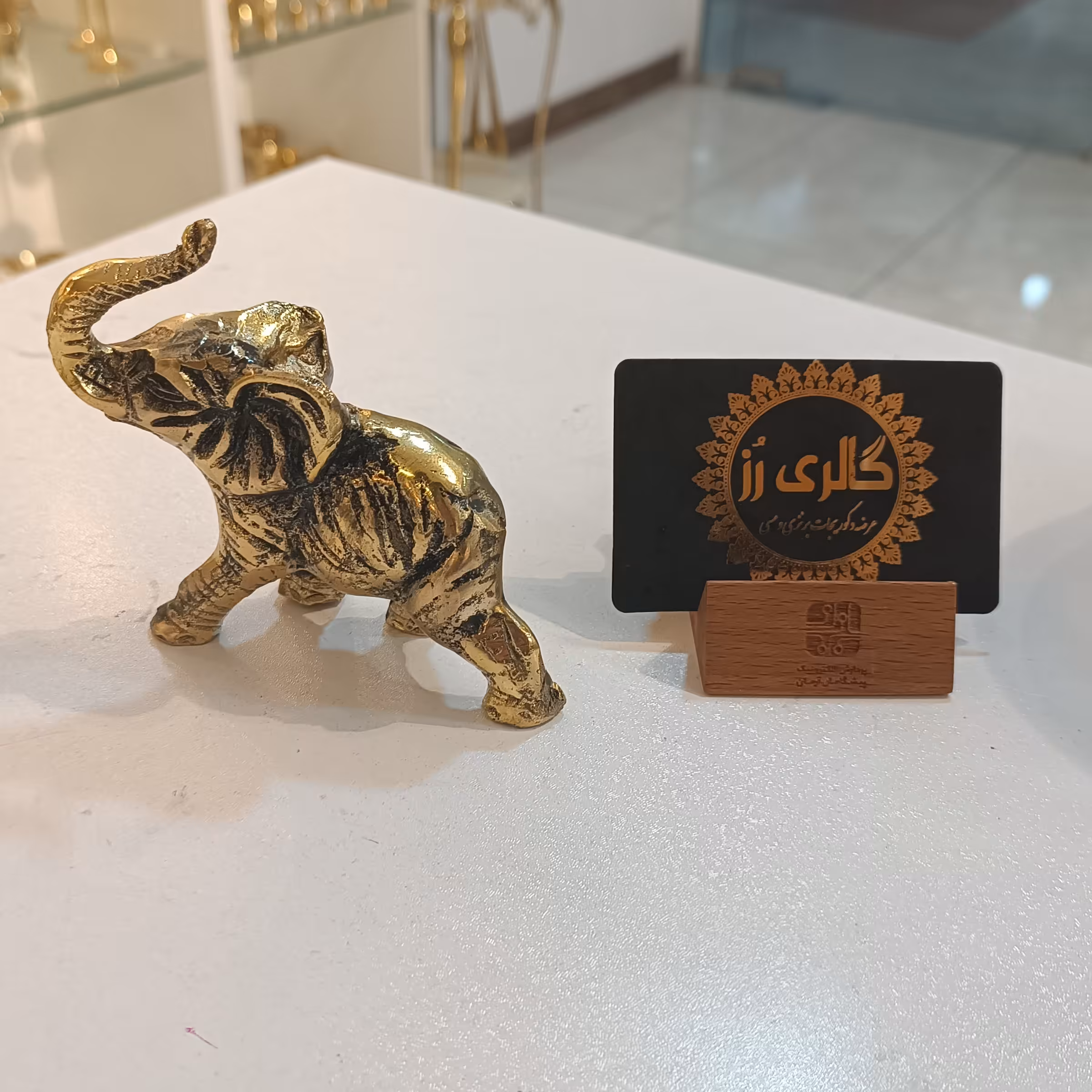 تندیس بچه فیل برنجی(برنز) سایز کوچک سیاه قلم شده بسبار زیبا کیفیت درجه یک بدون تغییر رنگ