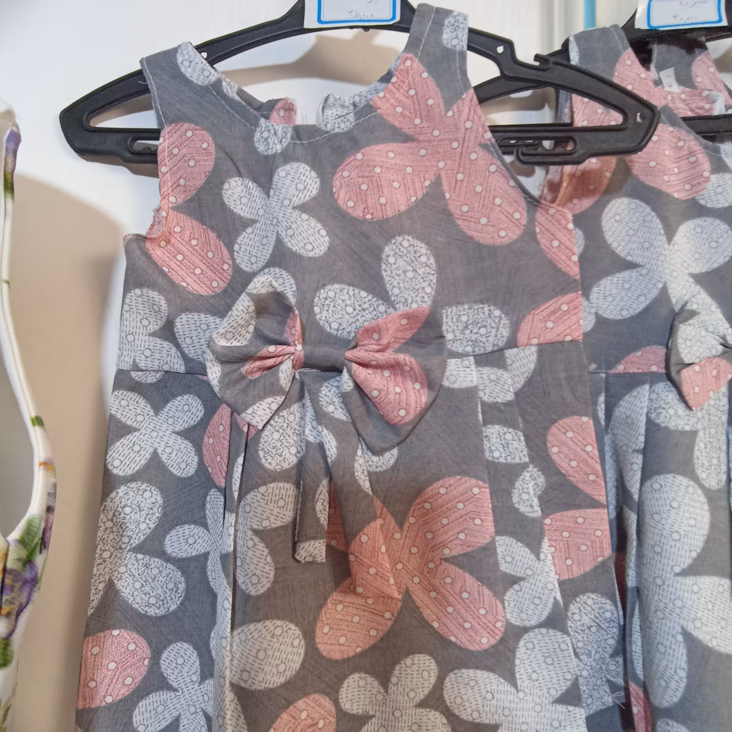 پیراهن دخترانه گلبرگی