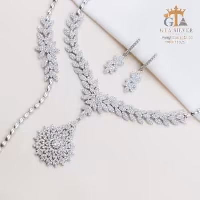 سرویس نقره جواهر با آویز طرح خورشیدی عیار 925 کد 1028