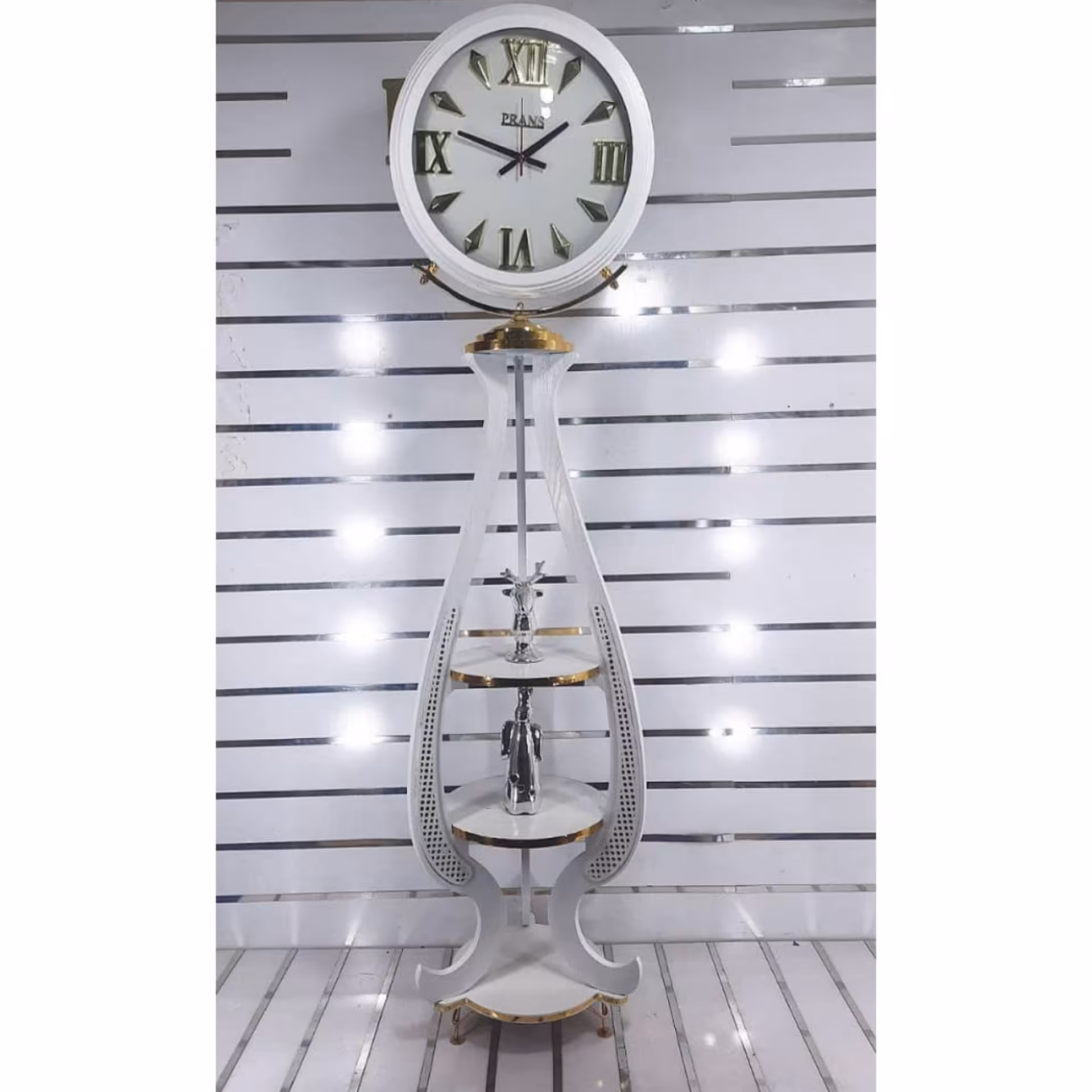 ساعت ایستاده دکوری چوبی سه طبقه پسکرایه