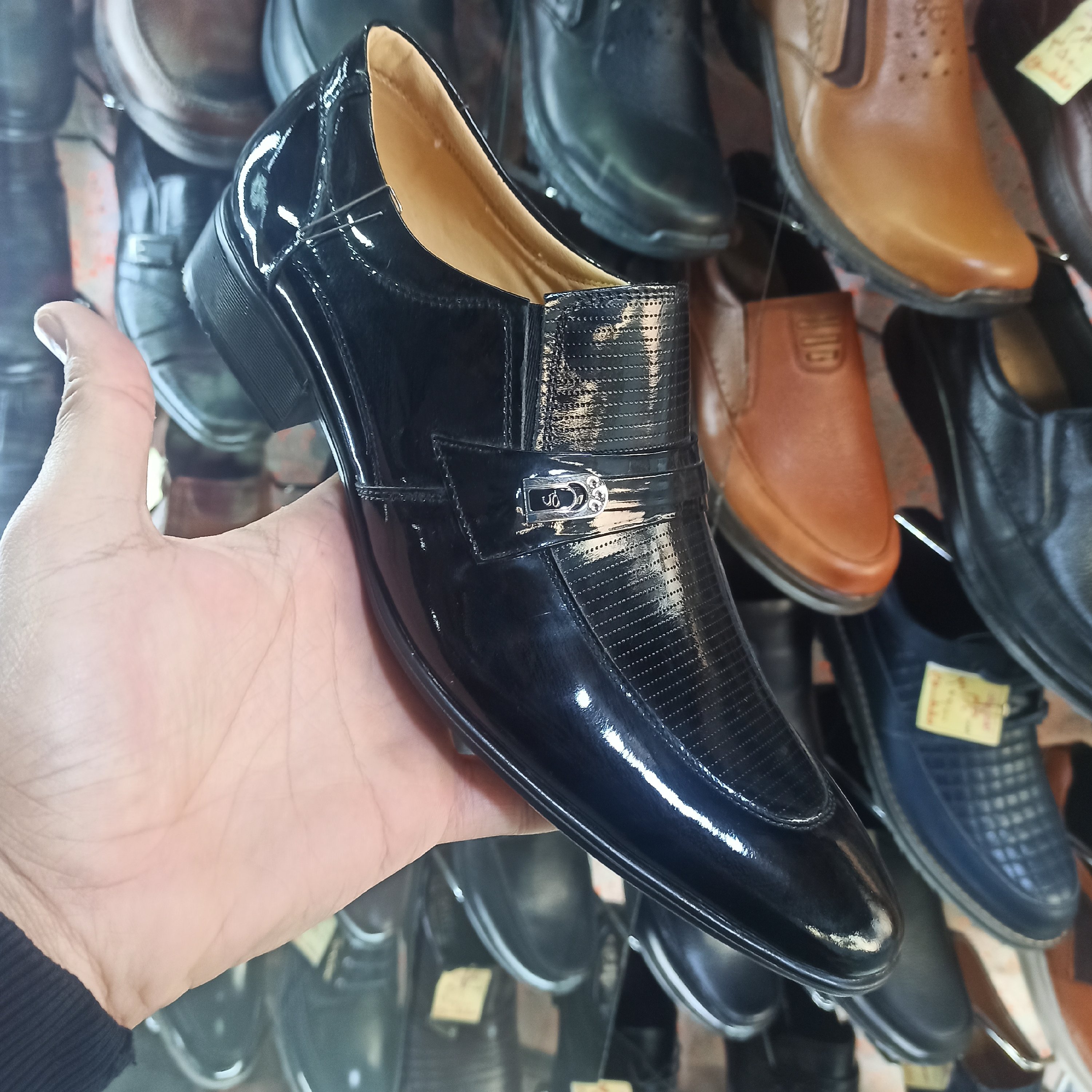 کفش ورنی تک سایز حراجی رنگ مشکی
