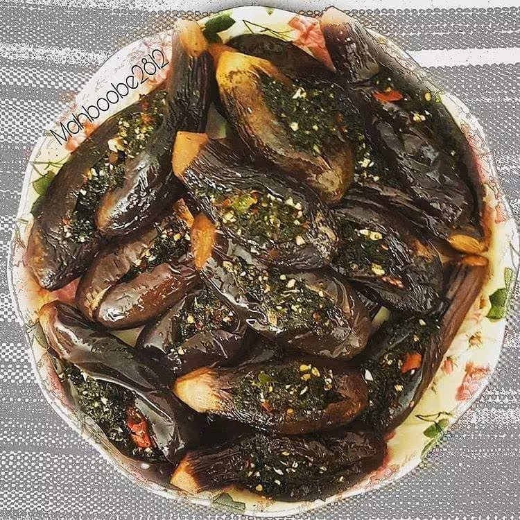 ترشی شکم پر با هویچ و فلفل..... 1300گرمی