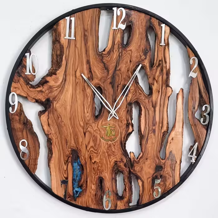 ساعت روستیک تهیه شده از چوب سنجد،گردو،زیتون،توت  همراه با رینگ چوبی قابل سفارش  در سایز و طرح های متفاوت 