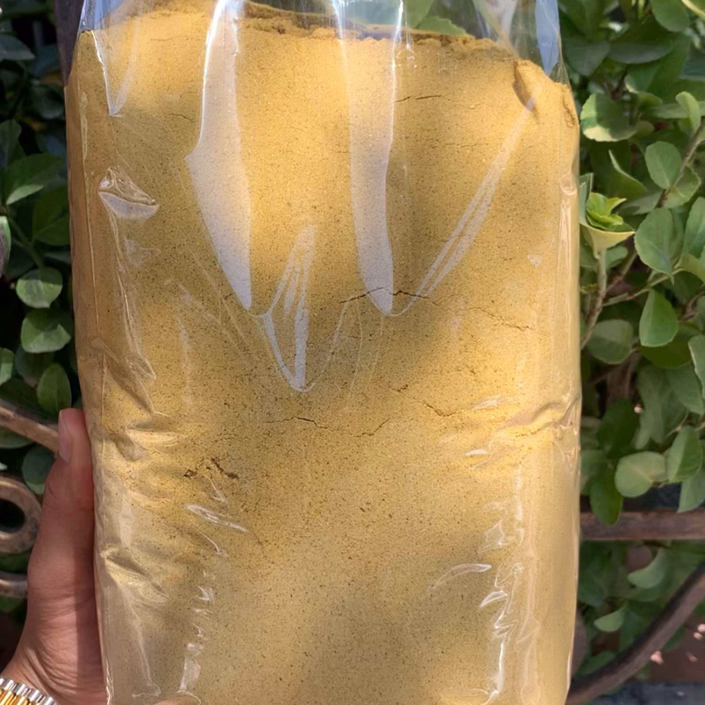 ادویه پلویی با هل و گل محمدی  اعلا 1 کیلویی اقای زعفران