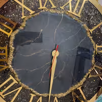 ساعت رزینی 50 سانت رزینی طرح مرمر پوتور تایوانی روی کار سنگ کار شده