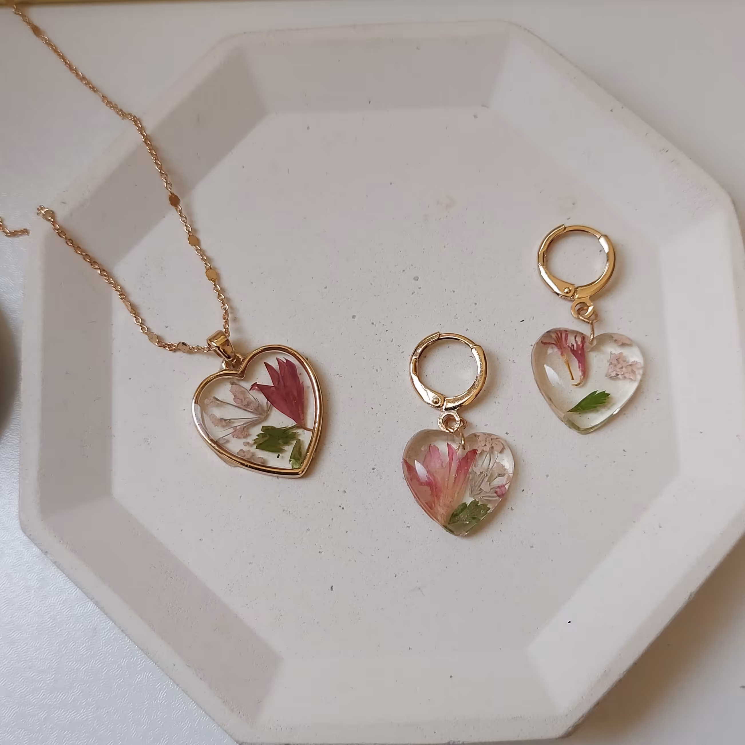 نیم ست قلب رزینی گل خشک وارداتی