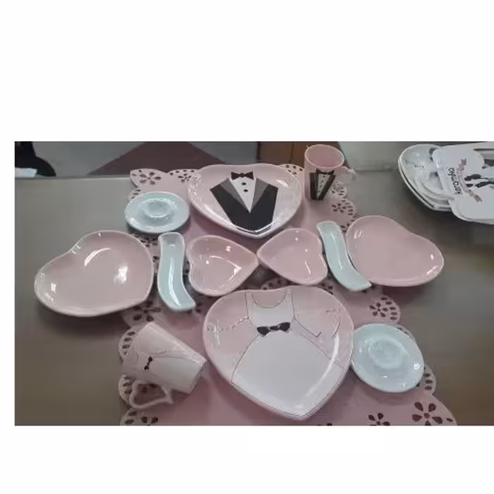 ست صبحانه  خوری عروس داماد
2نفره
ساخت ترکیه 
برند کرامیکا 
هزینه ارسال به عهده مشتری وپس کرایه  
