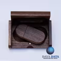 فلش مموری  دایا دیتا  ست لوکس  چوبی مدل WO1000-65  ظرفیت32GB -USB3 رنگ گردویی