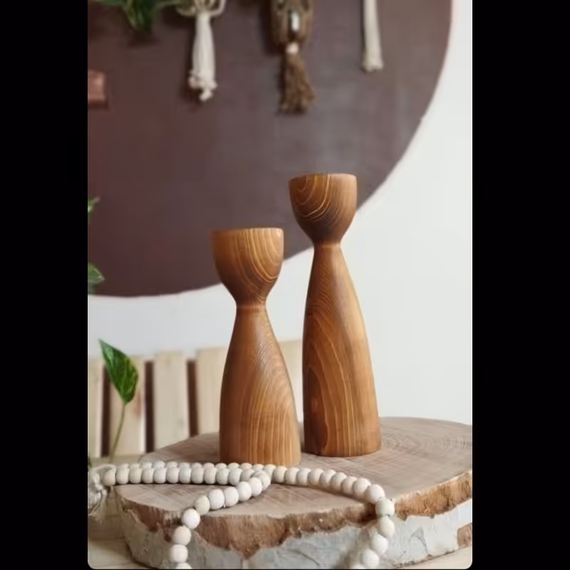 ست 2 تایی شمعدانی چوبی رومیزی مدل اریکا (چوب روسی درجه یک) ارتفاع 20 و 25 سانت