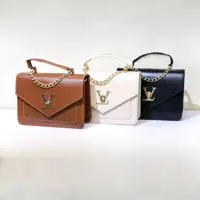 کیف دوشی جذاب و خاص طرح ال وی