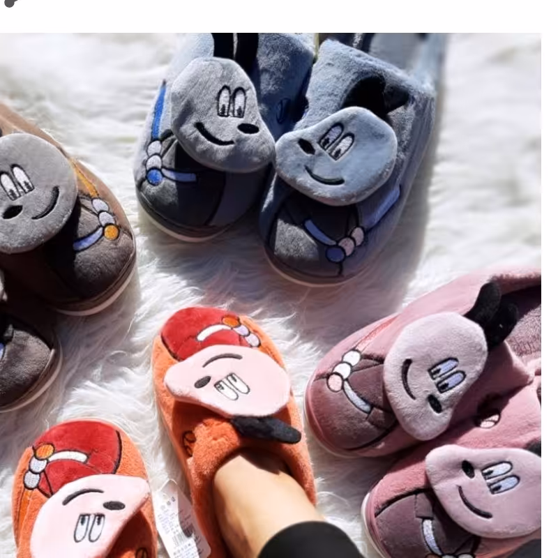 اسلیپر  طرح میکی موس رنگ آبی مردانه فقط 2 عدد مانده و 2 روز تخفیف دارد