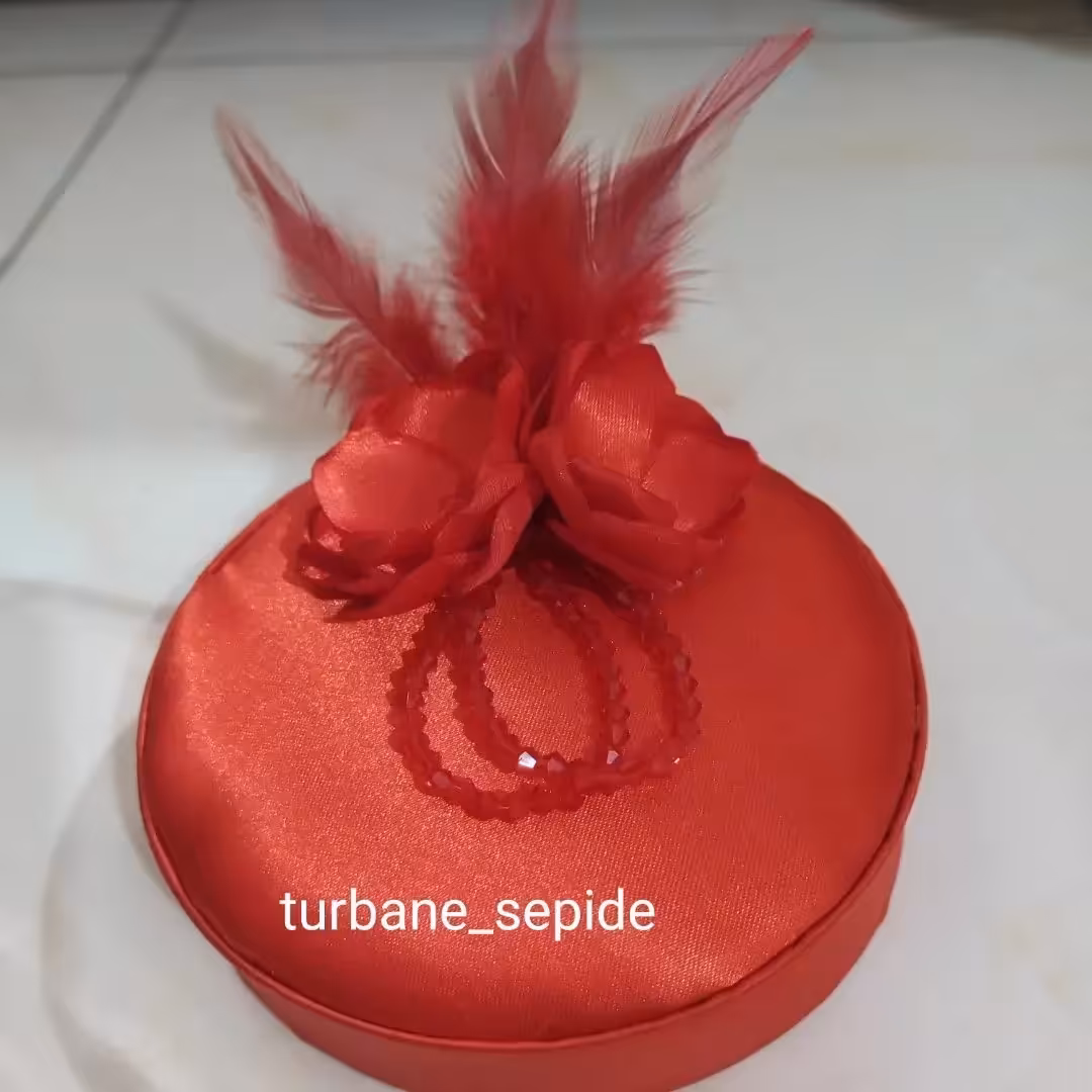 کاپ کلاه یلدایی قرمز رنگ جنس ساتن قطر12