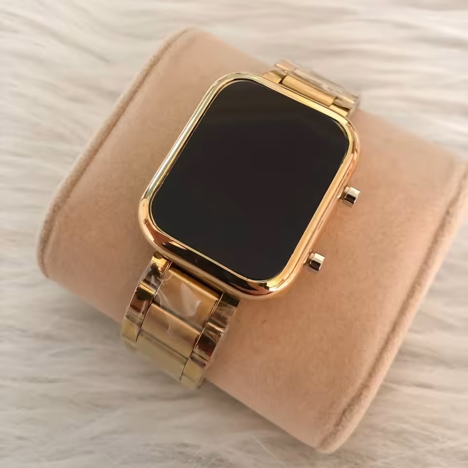 ساعت اسپرت ال ای دی دو کلیده بندطلایی
