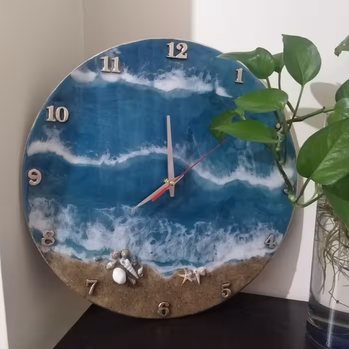 ساعت زیبای دریایی قطر 35 سانت  با تم دریایی و صدف و ستاره دریایی طبیعی و ظریف موتور ارامگرد 