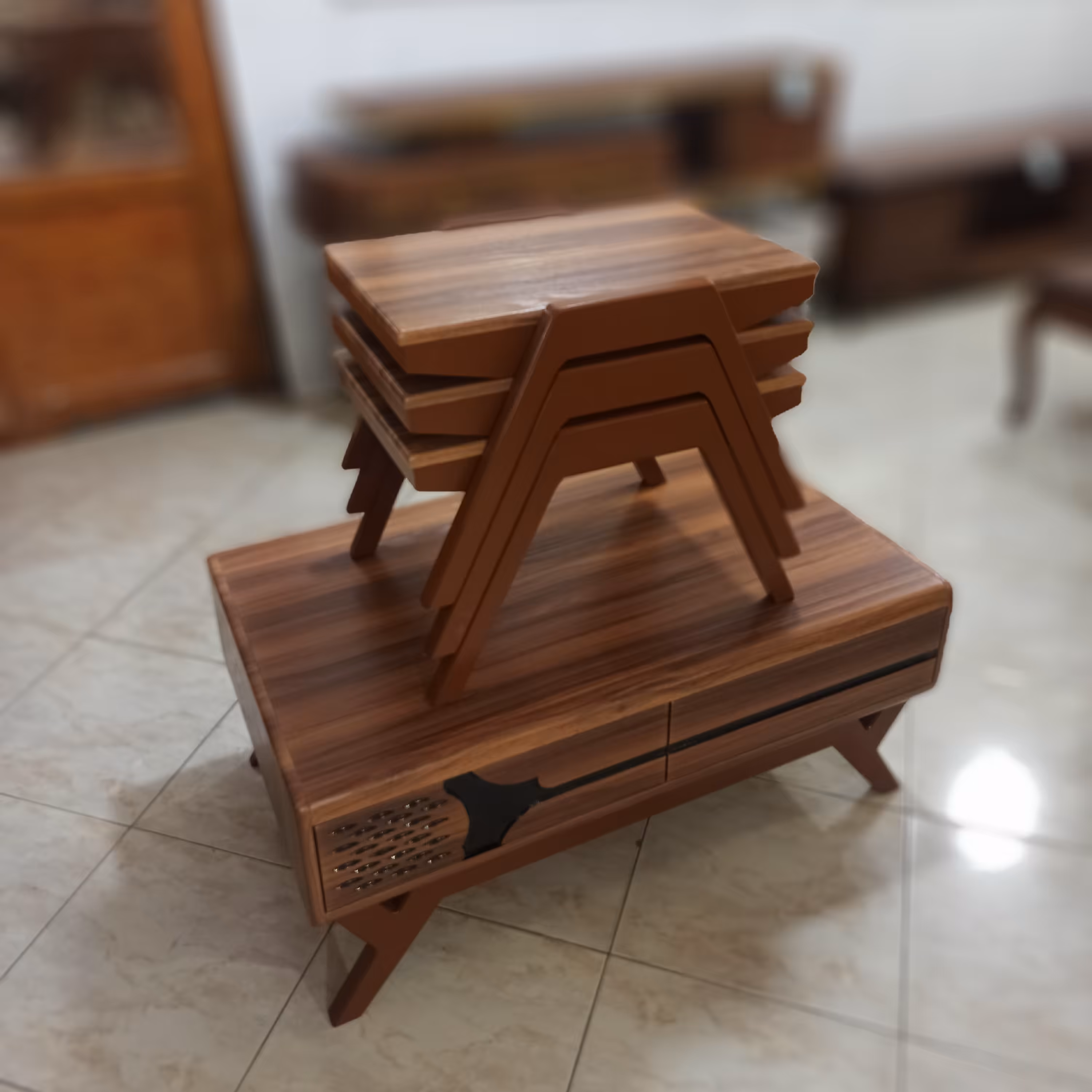 میزجلومبلی و عسلی والیس(پس کرایه) 